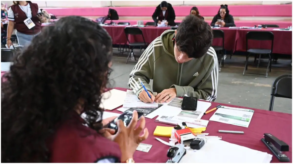 Jóvenes Escribiendo el Futuro 2026